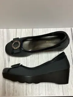 美品✨ヒルズアヴェニューパンプス ウエーブソール リボン ブラック 23.5のサムネイル
