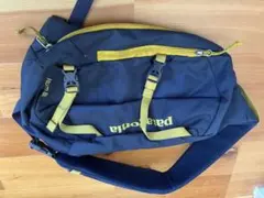 Patagonia Atom 8L ボディバッグ ネイビー