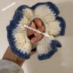 Handmade♡毛糸フリフリシュシュ お花ヘアゴム 白ラメ青 毛糸シュシュ
