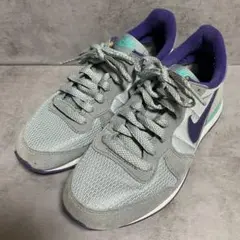 【ナイキ】（22.5）スニーカー インターナショナリスト 629684-008