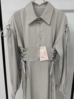 mily bilet 肩空きリボン使いステッチ配色ワンピース　M