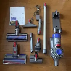 Dyson v8 absolute 本体＆付属品　ジャンクのサムネイル
