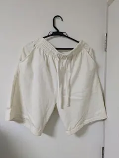 アイボリー ゴムウエスト ショートパンツ