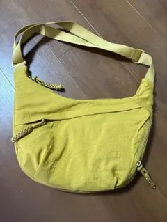 マスタード色 ショルダーバッグ 編み込みストラップ付き