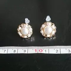 パール ビーズ 花 フラワー 金 ゴールド 白 ホワイト レトロ ピアス g12