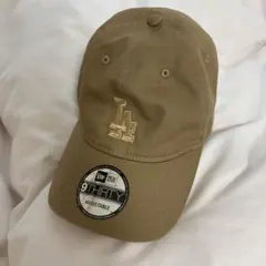 LA ロゴ ベージュ ベースボールキャップ