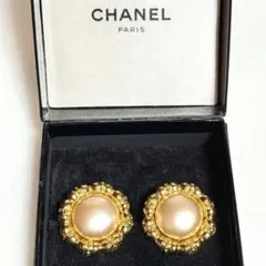 非常に美品。CHANEL フェイクパール イヤリング 幾何学模様ゴールド 