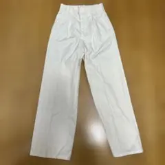 GU ライトベージュ スラックス