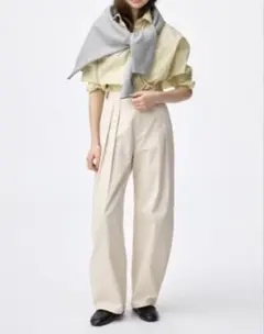 【タグ付き新品】ホワイト チノタックバレルレッグパンツ GU