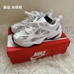 NIKE M2K TEKNO ESS ホワイト メタリックシルバー 25cm