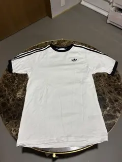 adidas Originals Tシャツ 白Sサイズのサムネイル
