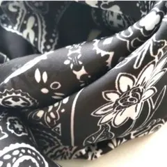 本日限定 70cm ブラック フラワー 大判 バンダナ ペイズリー柄 シルク調