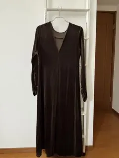 ダークブラウン Vネック 長袖ワンピース