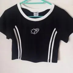 1095 クロップド半袖Tシャツ 黒　Mサイズのサムネイル