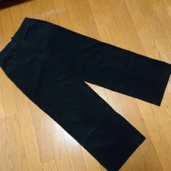 ユニクロ コーデュロイパンツ ブラック 67