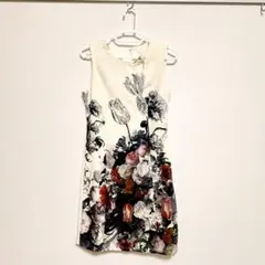 花柄ノースリーブひざ丈ワンピース サイズ9