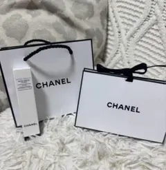CHANEL マイクロリップセラム　ギフトバッグ付き