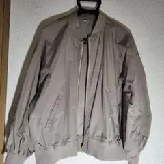 ベージュ 　撥水　ナイロン ジャンパー
