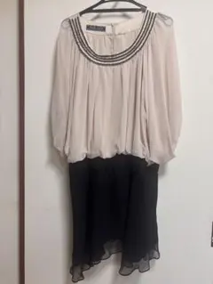 エレガントなベージュと黒のドレス　3L