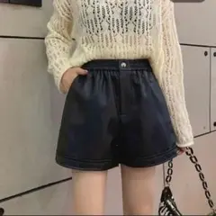 新品 me+em select ロールアップ風フェイクレザーショートパンツ S