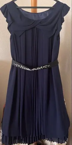 オンワード樫山　ワンピース　紺色ドレス　結婚式　同窓会　クリーム色ボレロ付き