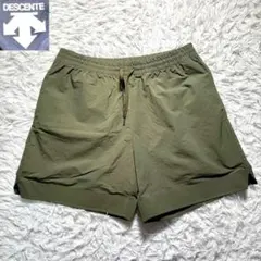 【極美品】DESCENTE PAUSE スリットショーツ　L グリーン　シワ加工