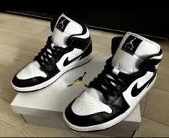 NIKE WMNS AIR JORDAN 1 MID BLACK/WHITE