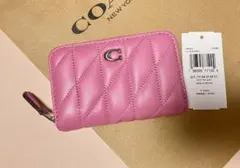 新品COACHスモール ジップ カード ケース ピロー キルティング ヒューシャ