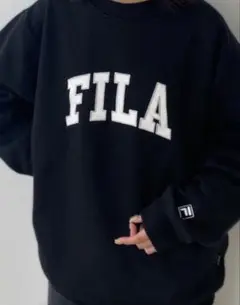 FILA ブラック トレーナー　スウェット　黒　カレッジロゴ