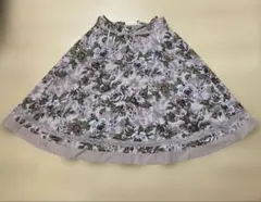 axes femme ピンクの花柄スカート