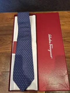 Salvatore Ferragamo ネクタイ ネイビー 魚