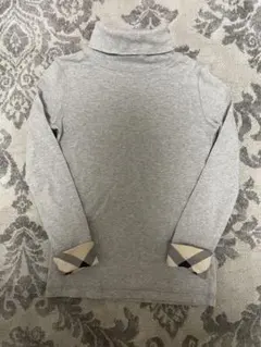 Burberry☆トップス☆カットソー☆8Y☆120センチ☆グレーxチェック柄
