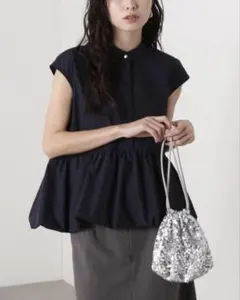 N.NaturalBeautyBasic バルーンぺプラムブラウス　ネイビー