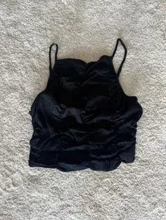 ブラックラッフルクロップドキャミソール