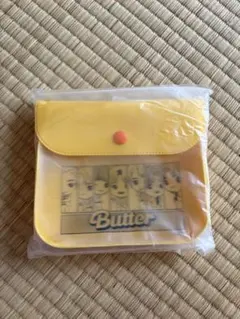 TinyTAN Butter ミニポーチ イエローのサムネイル