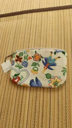 花柄刺繍ポーチ