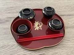 お食い初め祝膳 黒内朱天金 松竹梅 歯固めの石付き