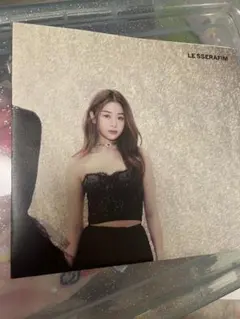 ルセラフィム　ポスター　lessrafim antifragile