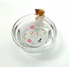 No.210 金魚覗く猫ちゃん　金魚置物　猫フィギュア　三毛猫　金魚オブジェ