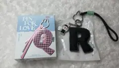 【正規品】ラブブイニシャルキーホルダーR