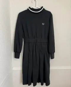 FRED PERRY モックネックワンピース　８　長袖　秋冬のサムネイル