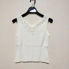 Vネック×スクエアネック ビーズ刺繍ニットタンクトップ