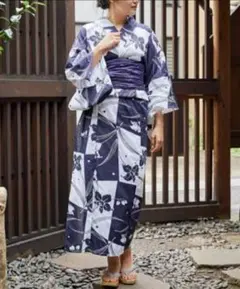 新品未開封 フーズフーチコ who's who chico 花柄浴衣 完売品 紺のサムネイル