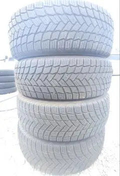 ミシュラン　エックスアイススノー　suv 215/70r16 24年　8.5部山のサムネイル