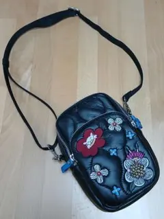 レア物 COACH バタフライモチーフ ショルダーバッグ ブラック - メルカリ