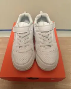 Nike スニーカー　コート　ボロー　21cm