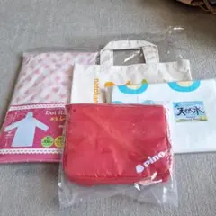 DAISO 水玉レインコート Mサイズ、保冷バッグ、レジャーシート等4点セット