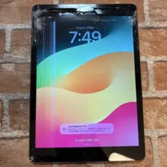 iPad A2197 第7世代 32GB wi-fiモデル 動作品 状態難のサムネイル