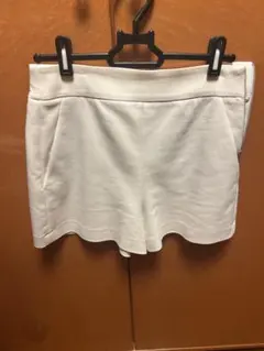 ZARA ホワイト ショートパンツ　ザラ