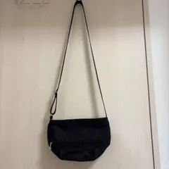 黒ショルダーバッグ　ウォレット